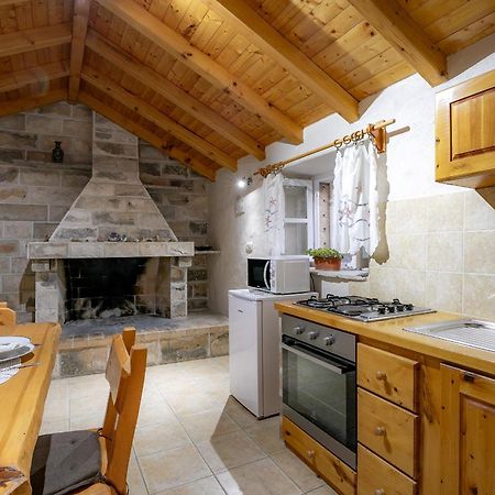 Stone House Harmony Apartment Zrnovo Exterior foto