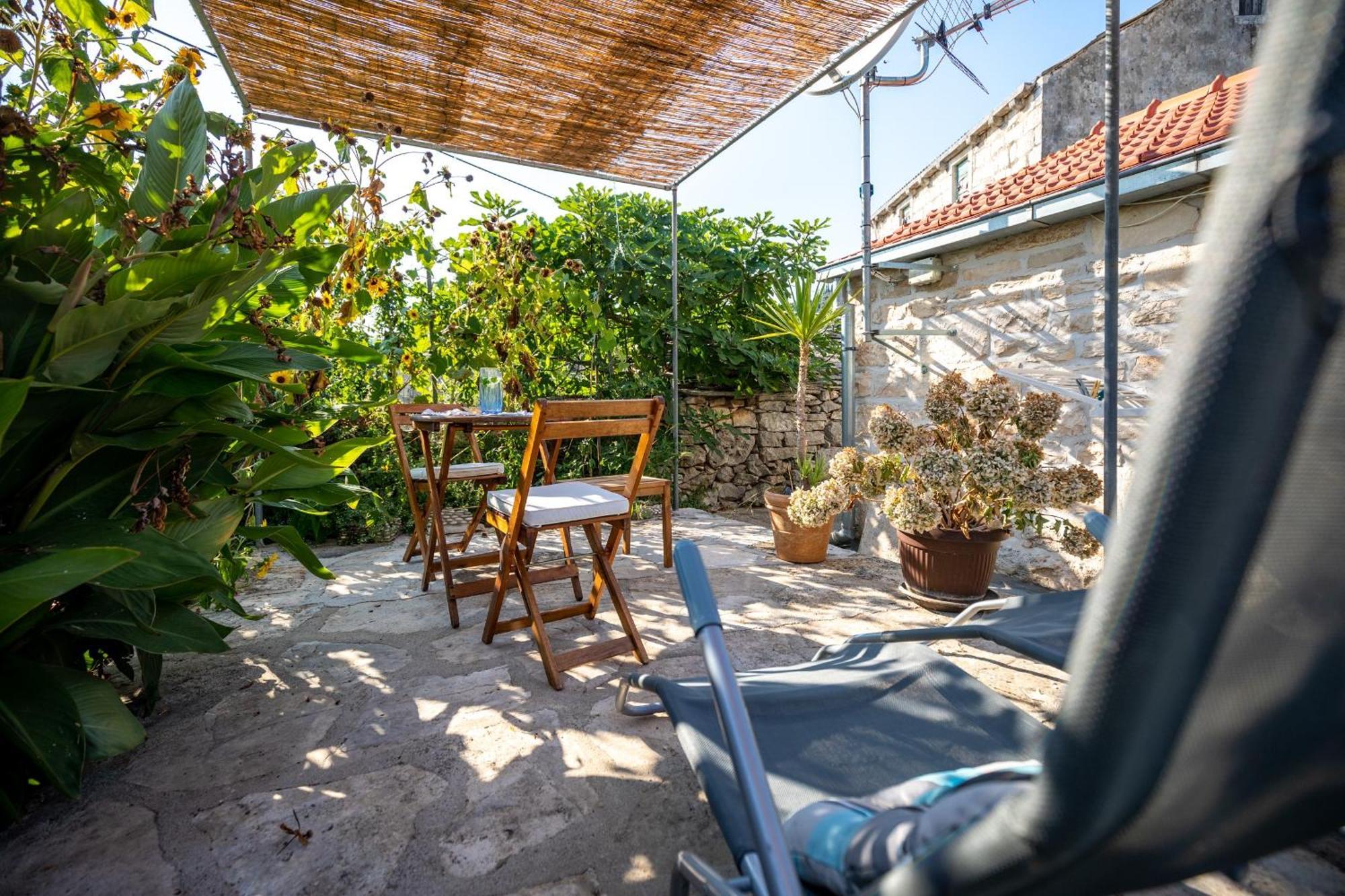 Stone House Harmony Apartment Zrnovo Cameră foto